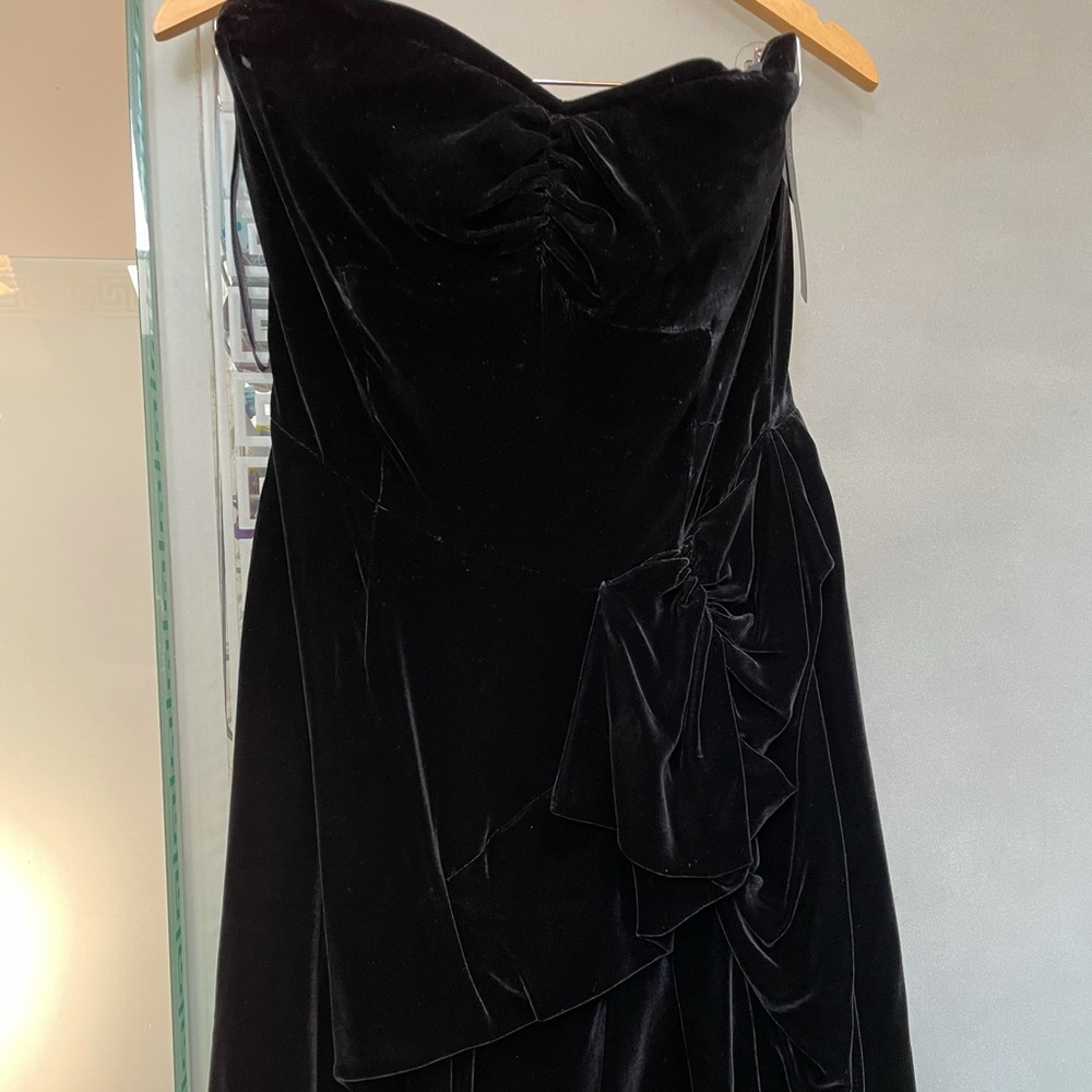 Marc Jacob BNWT beautiful velvet evening dress.
